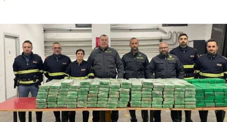 Shqiptari kapet me 476 kilogramë kokainë në Itali