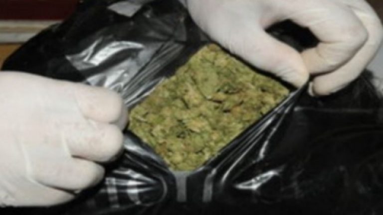 Gjykata në Prizren i jep një muaj paraburgim të dyshuarit i cili u zu me mbi 90kg marihuanë