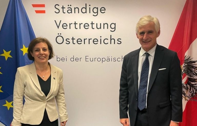 Linhart: Austria do ta mbështesë Kosovën për heqjen e regjimit të vizave