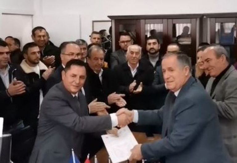 Ekrem Kastrati i pari kryetar i ri komune që merr detyrën