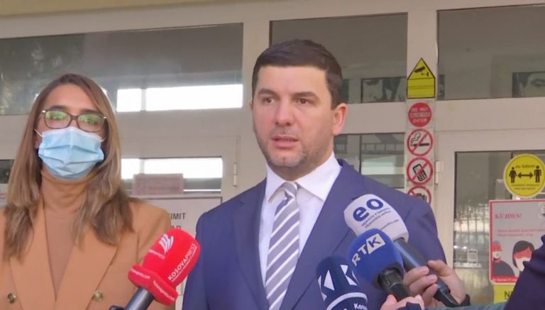 Voton Krasniqi: Shpresoj të jetë një ditë e shkëlqyer për demokracinë