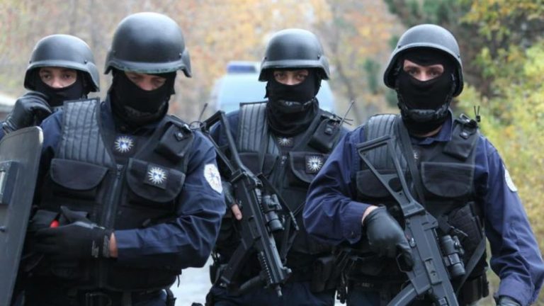 U raportua për sulme të mundshme në Kosovë gjatë festave të Nëntorit, Policia thotë se nuk ka rrezik