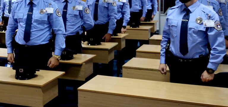 Çfarë u ndalohet policëve të Kosovës sipas Ligjit?