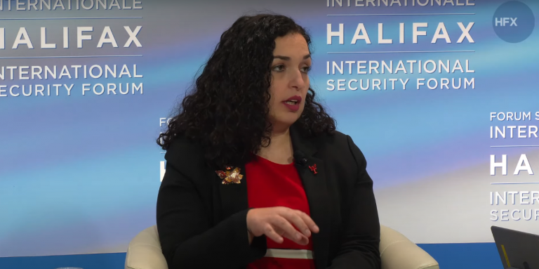 Osmani në Forumin e Sigurisë në Kanada: Rusia dhe Kina abuzuan me “diplomacinë e vaksinave” për të shtrirë ndikimin