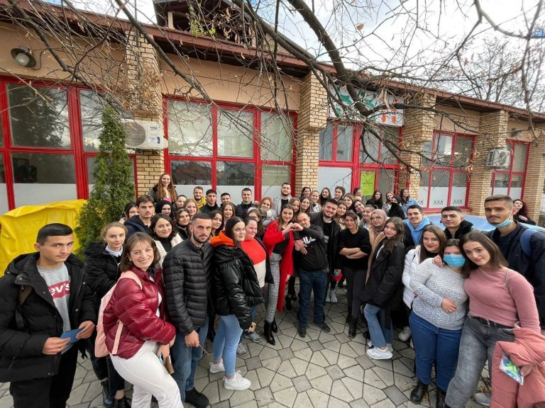 Studentët e UPZ “Ukshin Hoti”, vizitë Qendrës “Down Syndrome Kosova” – Prizren