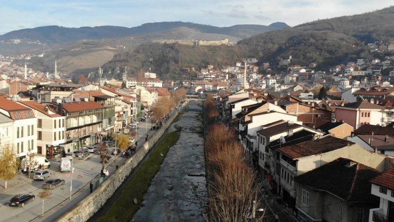 Moti sot me diell dhe vranësira