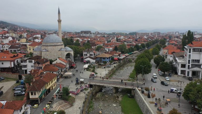 Djali rrah babain, në një rast tjetër babi nën ndikimin e alkoolit rrah djalin në Prizren