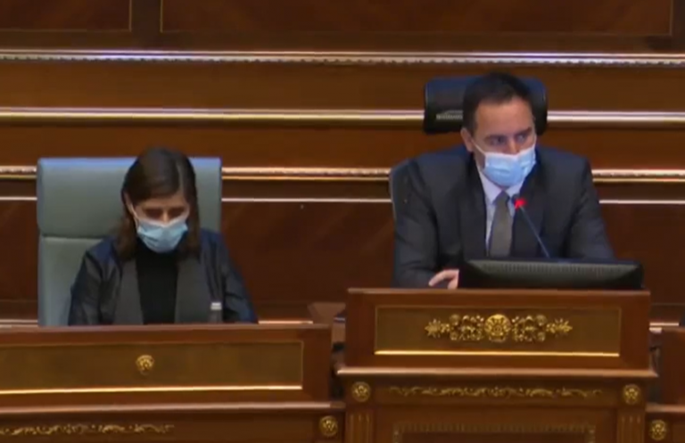 Ndalet rryma në Kuvendin e Kosovës, Konjufca ndërpret seancën