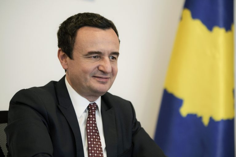 Kurti thotë se po synojnë që brenda mandatit ta krijojnë programin për banim social