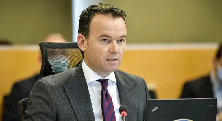 Ministri i Bujqësisë: Te mbështetja e fermerëve s’njohim parti politike