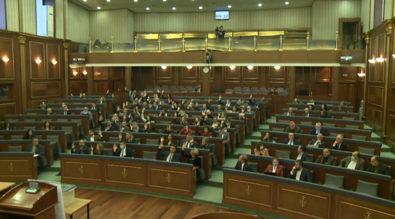 Deputetët e LVV-së kërkojnë lehtësim të masave anti-COVID