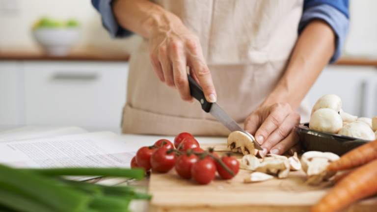 Rekomandimet e reja se çfarë duhet të hani për të mbajtur zemrën tuaj të shëndetshme mund t’ju befasojnë