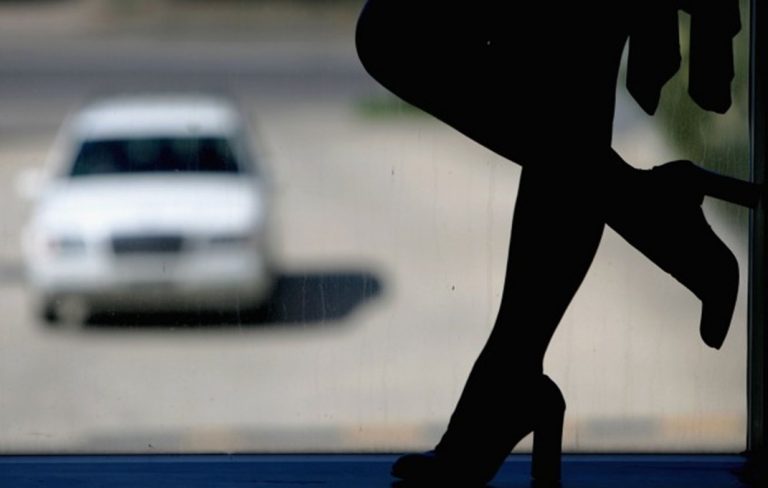 E pranojnë që kryen prostitucion, arrestohen një grua nga Shqipëria dhe një burrë nga Kosova