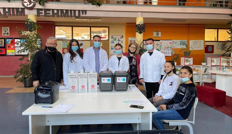 Vazhdon vaksinimi kundër Covid-19 në shkollat e Prizrenit