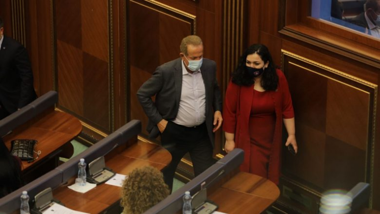 Pacolli: Pagova 90 mijë euro aeroplanin që të kthehesha për ta votuar Vjosa Osmanin