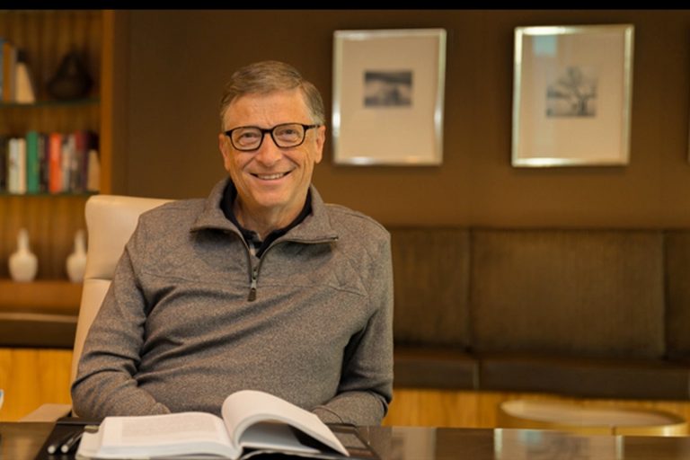 Ky është plani i Bill Gates “për të eliminuar COVID-in nga çdo cep i botës”
