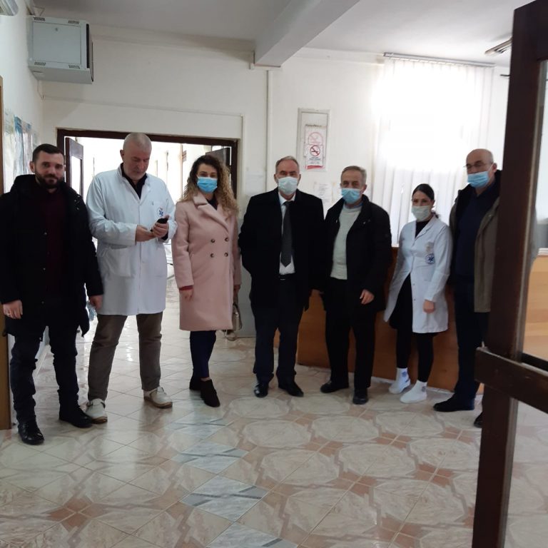 Burbuqe Berisha dhe Xhevat Elezkurtaj vizitojnë QMF-të në Piranë, Gjonaj dhe Romajë