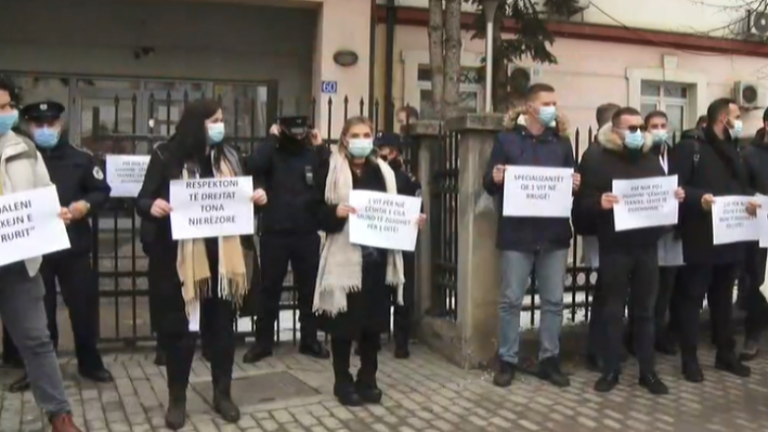 Protesta e specializantëve, Zajmi: Buxheti i shtetit po tentohet të kursehet në kurriz tonë