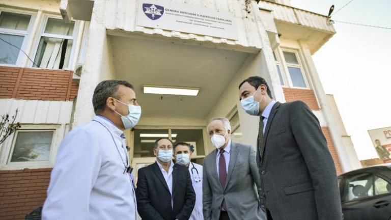 Kurti e Latifi për pandeminë: S’duhet kurrsesi të çlirohemi