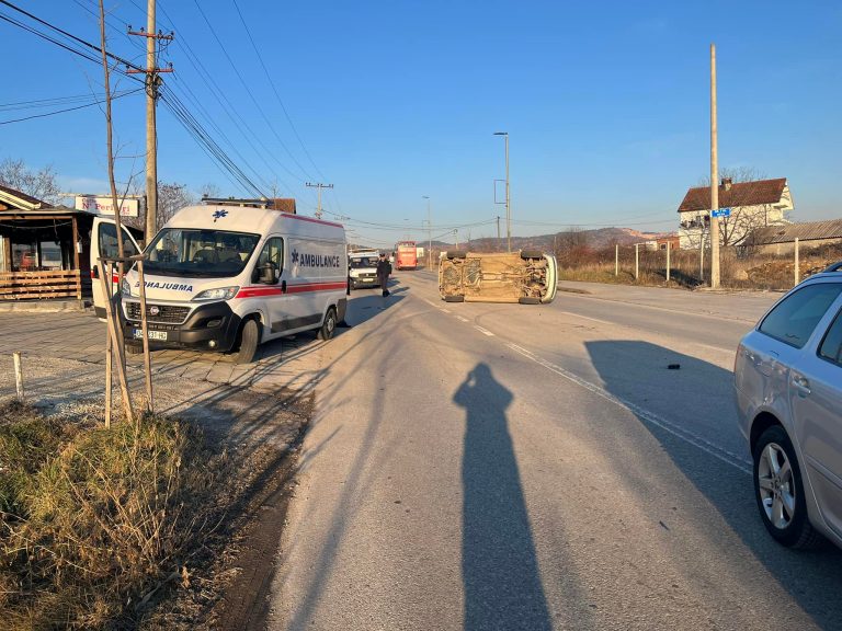 Dy persona dërgohen në emergjencë, pas një aksidenti në Suharekë