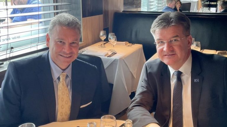 Escobar dhe Lajcak vijnë nesër, priten mesazhe të qarta rreth dialogut