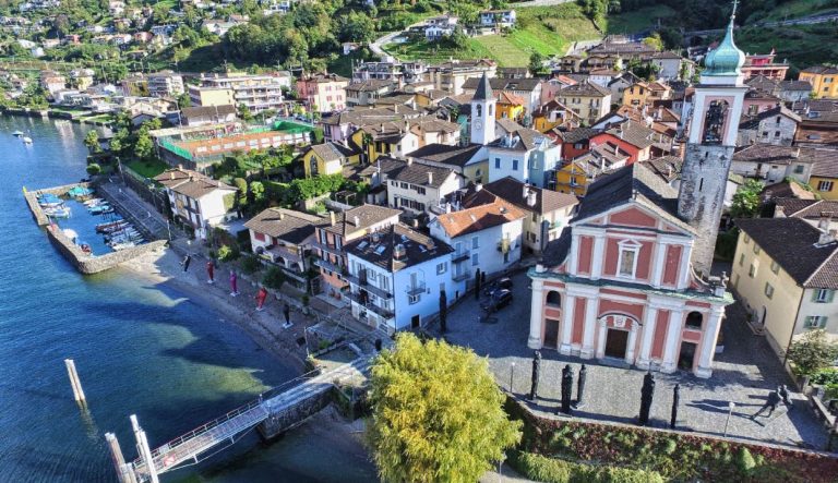 Fshati zviceran që shet shtëpi për një frangë