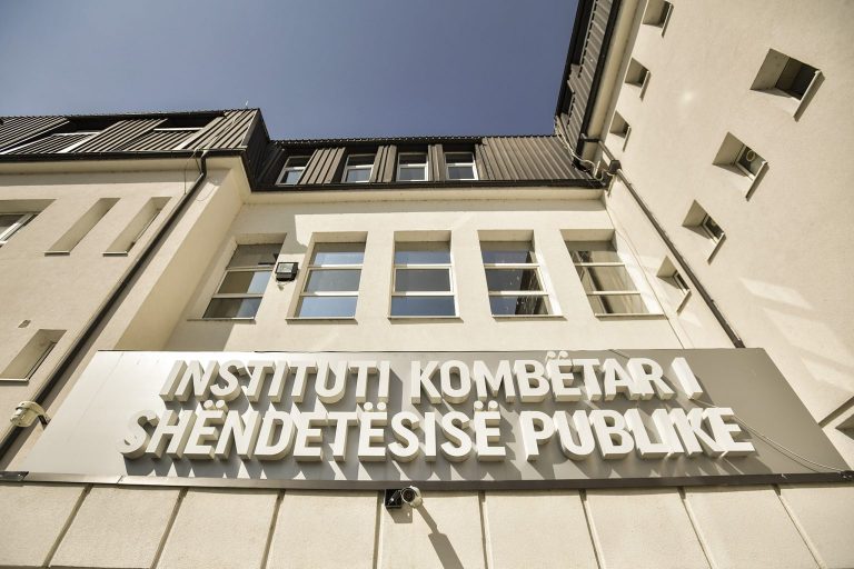 IKSHPK: Virusi është kudo, po përhapet me intensitet të lartë