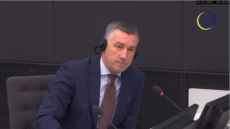 Familjarët nuk e dinë nëse Kadri Veseli është lajmëruar për vdekjen e nënës së tij