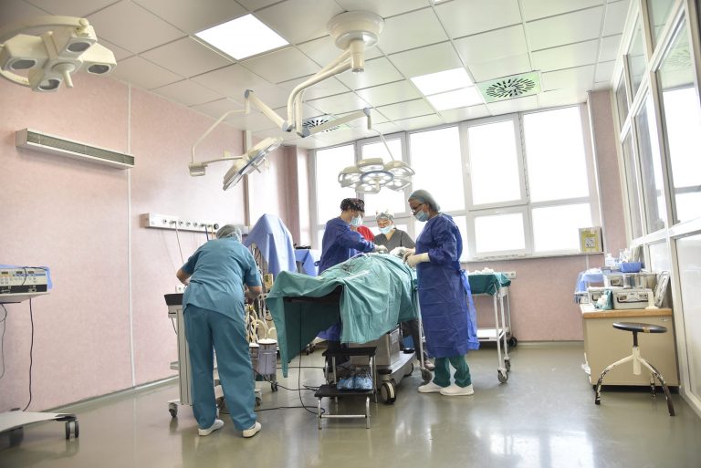 Për 12 muaj, në Klinikën e ORL-së janë kryer 1 mijë e 521 operacione