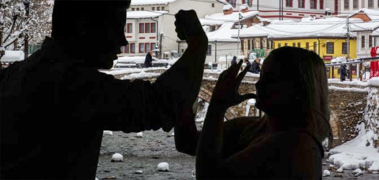 Gruaja në Prizren ushtroi dhunë psiqike ndaj burrit, intervistohen nga policia