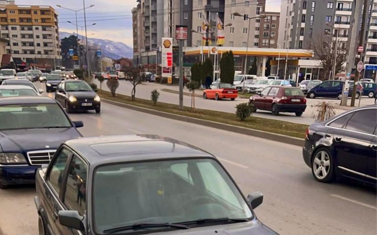 Rrahet keq një person në Prizren, shkak mosmarrëveshja në trafik