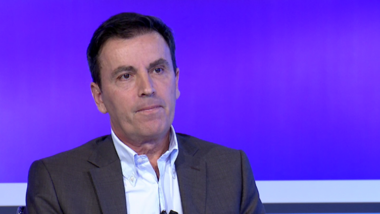 Çka ndikoi në rritjen e rasteve me Covid në Kosovë? Flet infektologu