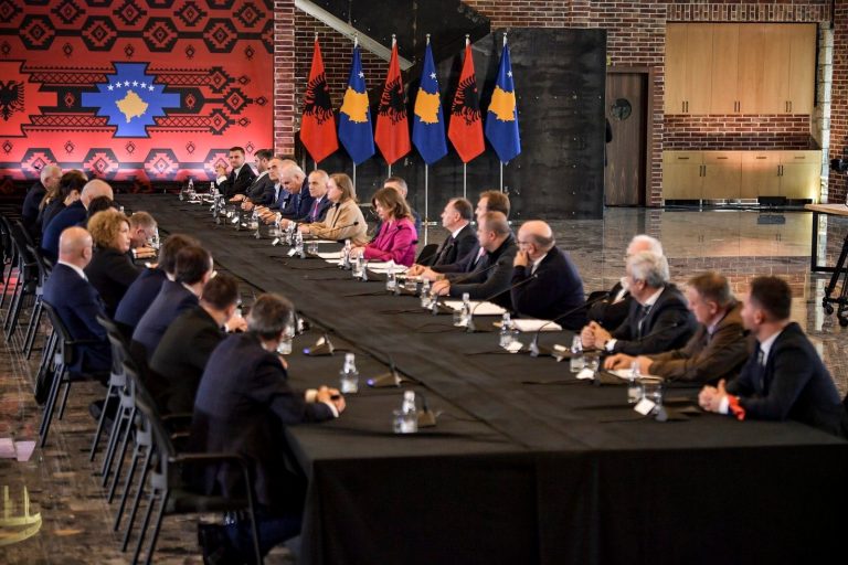 Shqipëria e Kosova të përkushtuar në zbatimin 13 marrëveshjeve për bashkëpunim