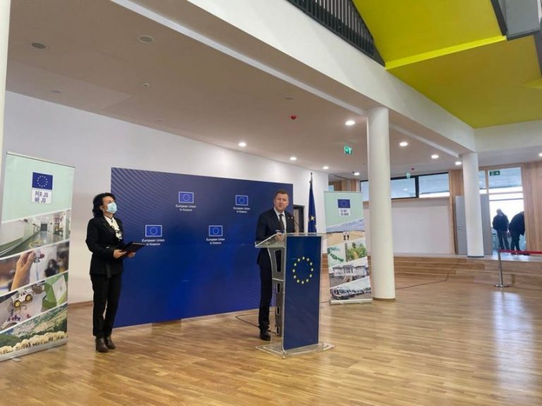 2.7 milionë euro investimi i BE-së në një shkollë të Graçanicës, Szunyog thotë se arsimi është prioritet i tyre