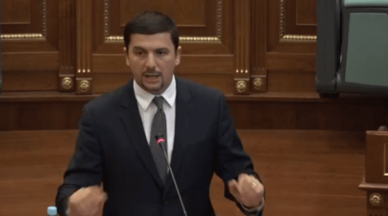 Krasniqi: Edhe votuesit e Kurtit po kërkojnë me ikë nga vendi