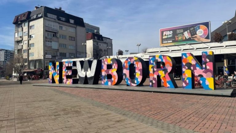 Ndryshimi i monumentit të Pavarësisë, këtë vit i bën “Gratë me Krahë”