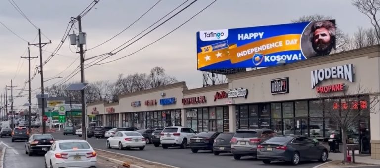 Fotografia e komandantit legjendar Adem Jashari në Shtetet e Bashkuara te Amerikës