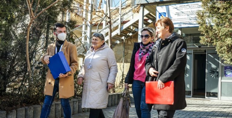 Dorëzohen 80 kallëzime penale për krime lufte në Gjakovë