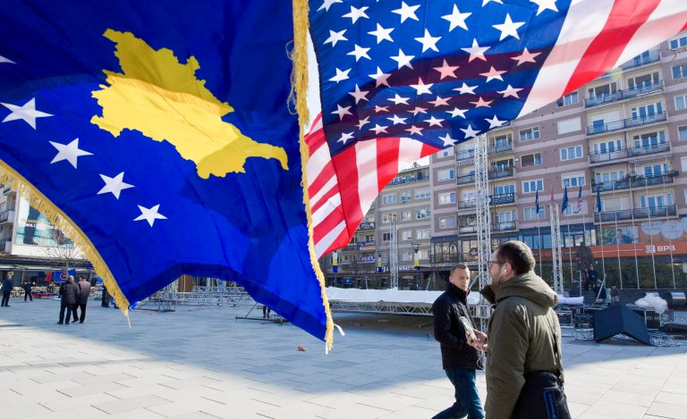 SHBA-ja: Kosovarët dhe amerikanët së bashku përkrah Ukrainës