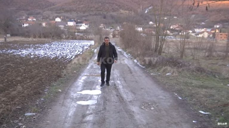 U rrah pa pikë faji nga policia, pastaj konfirmohet nga zyrtarët policor se e ngatërruan personin për vjedhje (Video)