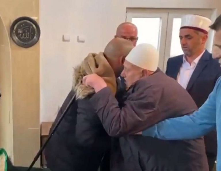 Rahovec, ia fal gjakun e babait pas 18 vjetëve