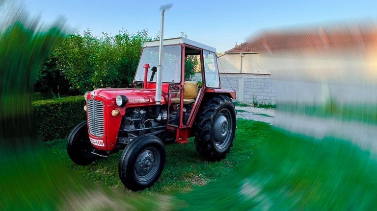 Një i vdekur dhe një i lënduar nga një vetaksident me traktor në Malishevë