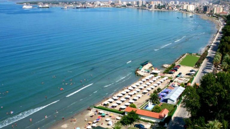 Pasojat e luftës, rusët dhe polakët anulojnë blerjet e banesave në jug të Shqipërisë