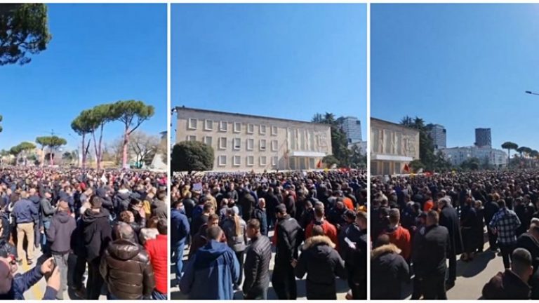 Ngritja e çmimeve, dita e 4-të e protestës në Shqipëri – qytetarët mblidhen para Kryeministrisë