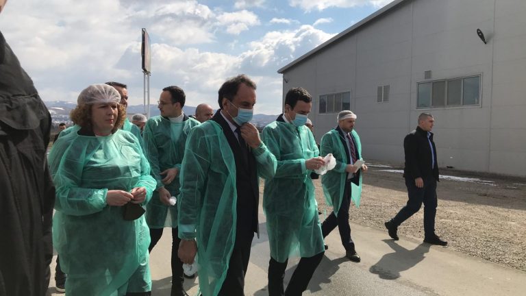 Pronari i fabrikës së vajit në Gjilan i tregon Kurtit arsyen e ngritjes së çmimit