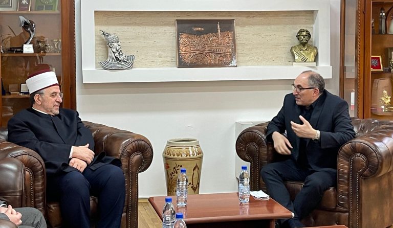 Shaqir Totaj takohet me Myftiun e Kosovës, z.Naim Tërnava