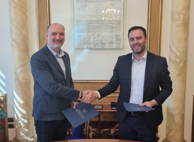 Ritakohen Ymeri e Konjufca, dikur bashkëpartiakë (FOTO)