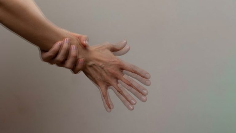 Nëse ju dridhen duart, mos bëni panik!