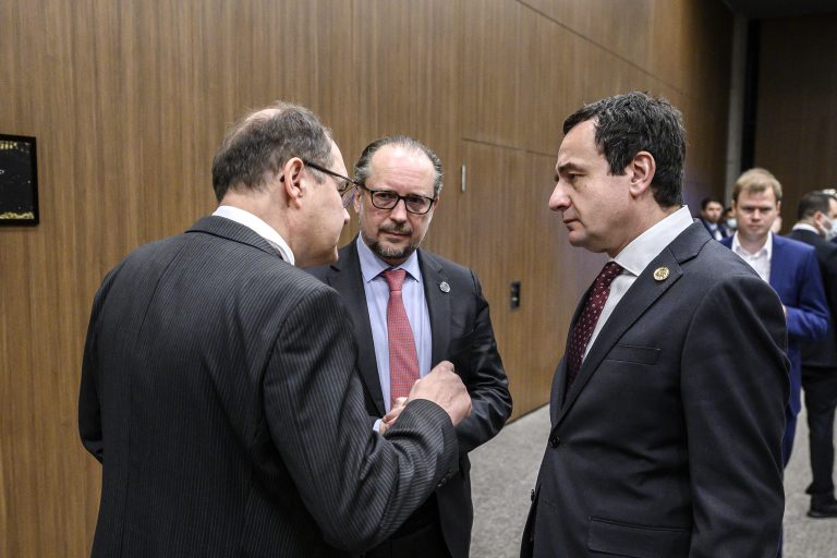 Kurti: Vetëm një botë e bashkuar demokratike do ta ndalojë Putinin