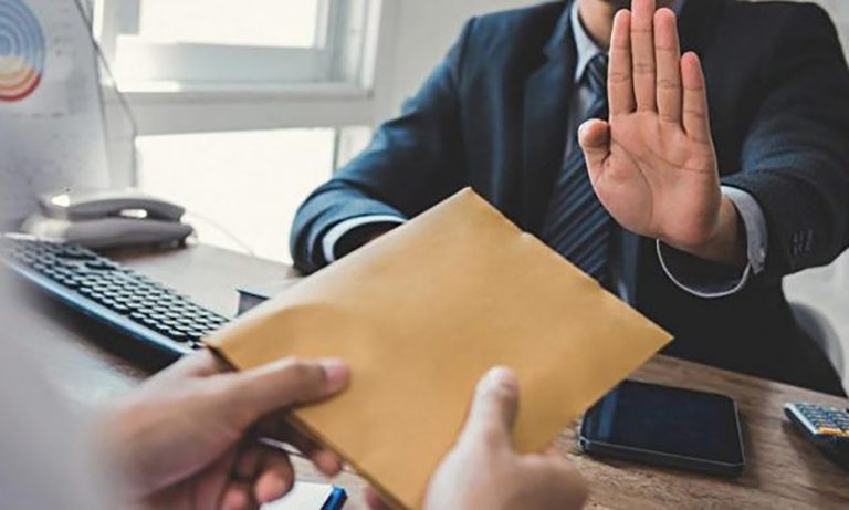 Shqipëria ndër 10 vendet më të korruptuara në botë, sipas indeksit të lumturisë